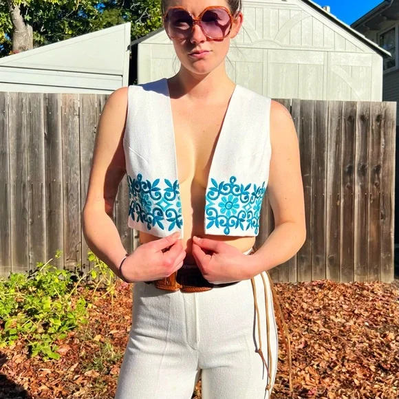 1960's Cotton/Linen Embroidered Vest Flares Ensemble - Picture 6 of 10